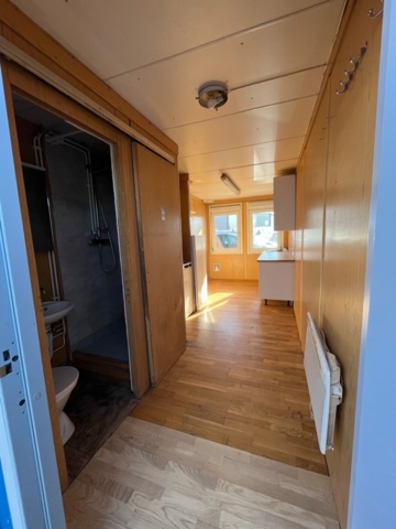 1421558-15 20” containerbod isolerad, dusch, wc