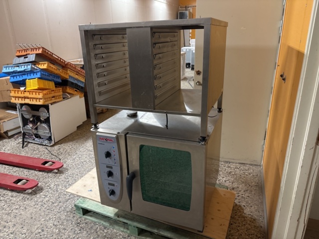 1372498-2 Kombiugn Rational CM 61 – 10,0 kW med rostfritt stativ