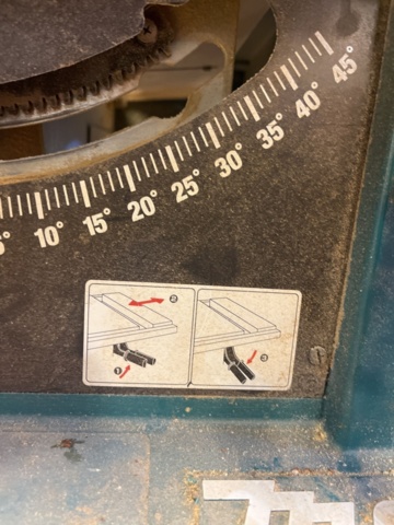 1421559-7 Bordsåg Makita 2704