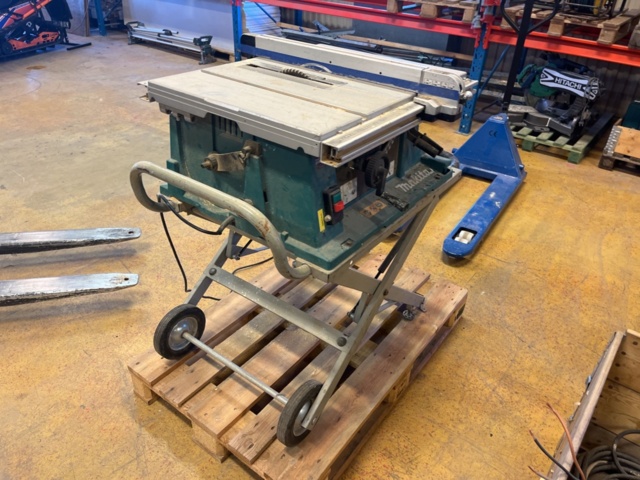 1421559-9 Bordsåg Makita 2704