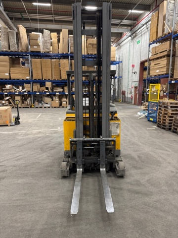 1425316-4 Reach truck Jungheinrich ETV 216
