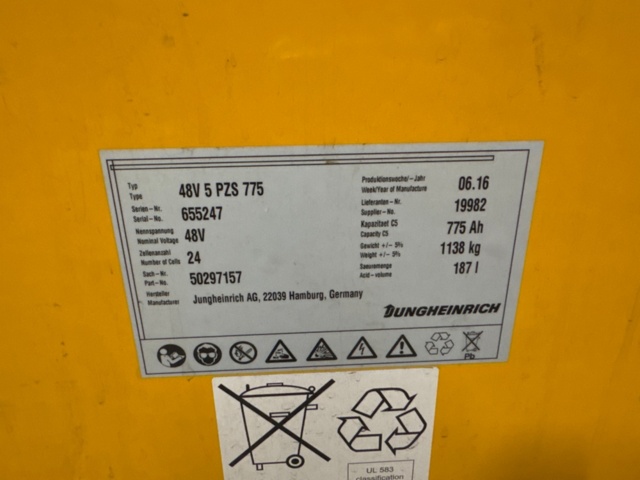 1425316-9 Reach truck Jungheinrich ETV 216