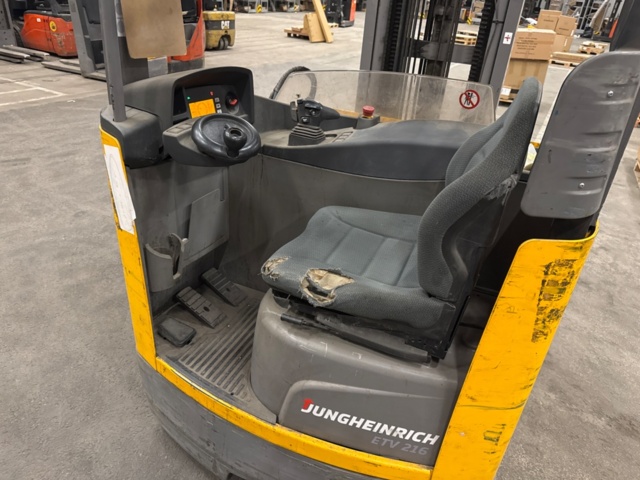 1425317-5 Reach truck Jungheinrich ETV 216