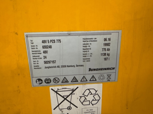 1425317-9 Reach truck Jungheinrich ETV 216