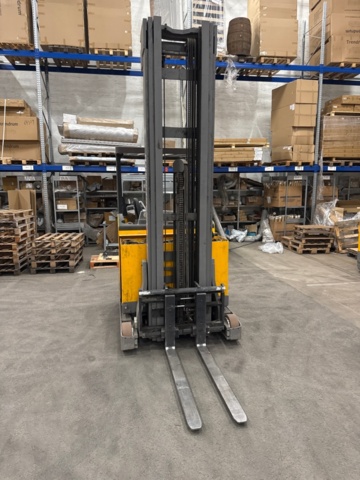 1425318-2 Reach truck Jungheinrich ETV 216