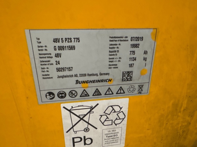 1425318-9 Reach truck Jungheinrich ETV 216