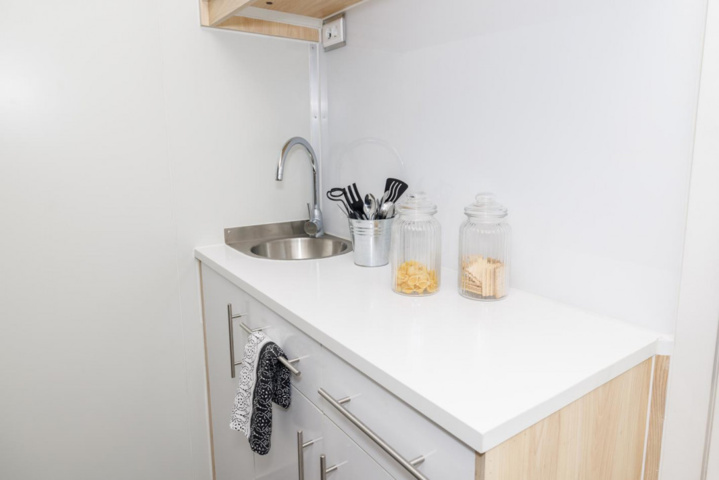 Exempelbild – visar möjlig inredning (ej exakt aktuell modul)