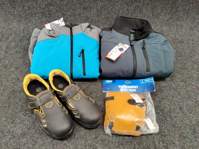 1299773-1 Softshell jackets size S, work shoes size 39 & knee pads