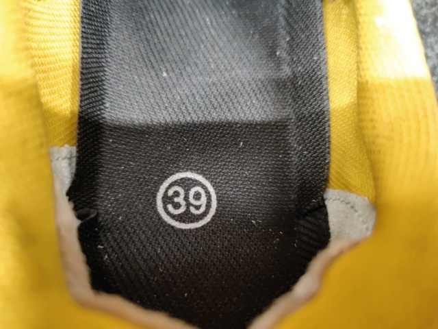 1299773-10 Softshell jackets size S, work shoes size 39 & knee pads