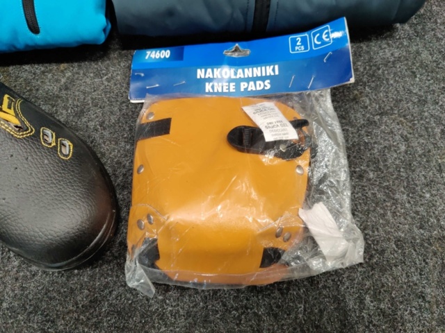 1299773-11 Softshell jackets size S, work shoes size 39 & knee pads