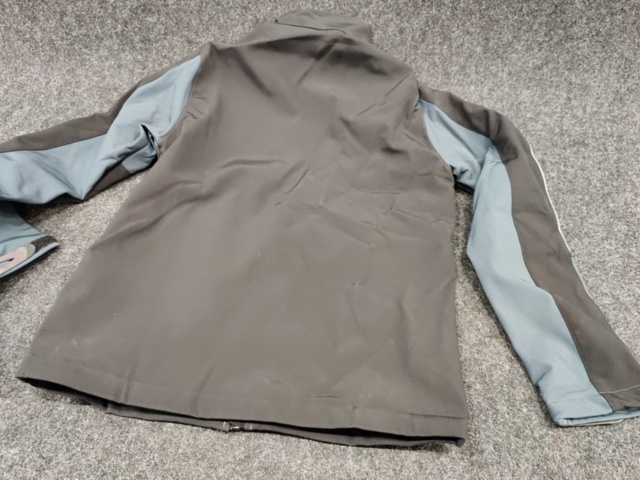 1299773-16 Softshell jackets size S, work shoes size 39 & knee pads