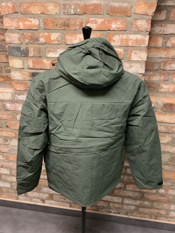 1425470-8 Batteridriven värmejacka, strl M