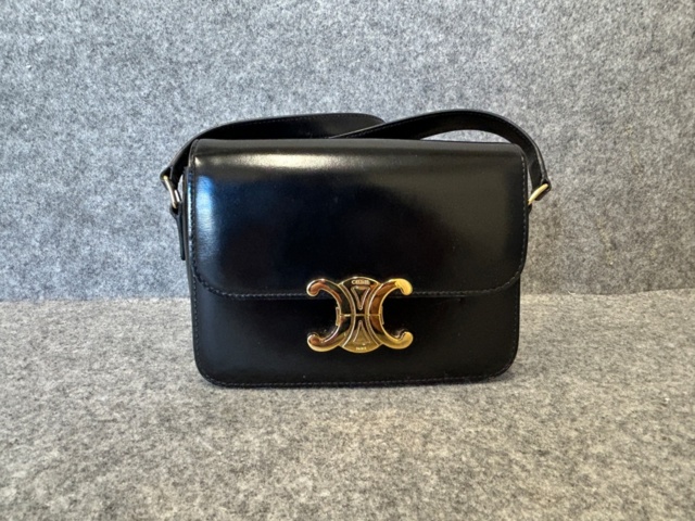 1367593-2 Axelremsväska - Celine