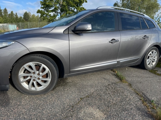 1199622-9 Renault Mégane Grandtour 1.5 dCi EDC, 110hk, 2013 (Reparationsobjekt)