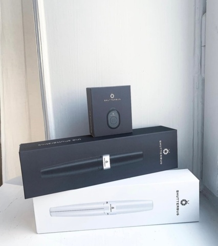 1425871-12 Shutterbug, 4590 st – premium Bluetooth-fjärrkontroller & selfiesticks