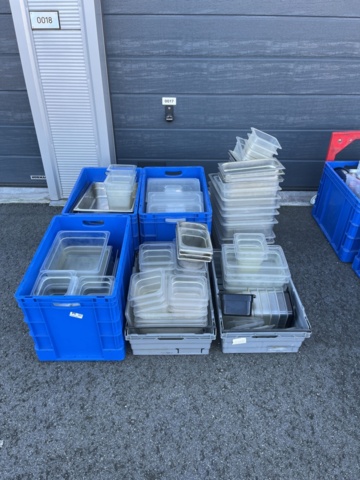 1296786-1 Kantiner blandat plast och rostfritt