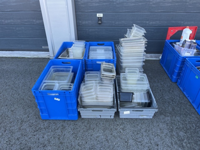 1296786-2 Kantiner blandat plast och rostfritt