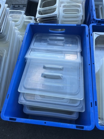 1296786-7 Kantiner blandat plast och rostfritt