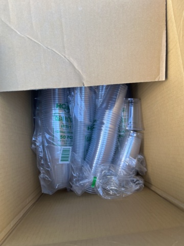 1296792-4 Objekt med diverse saker för restaurangkök