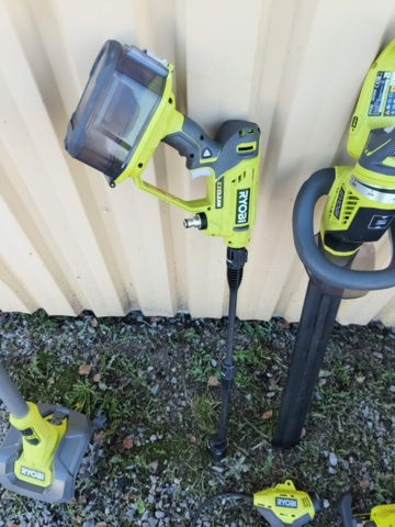 1331931-8 Stort Ryobi paket