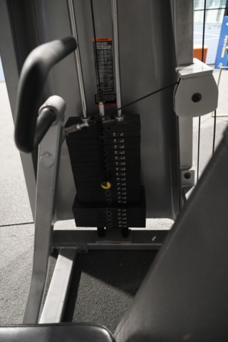 1403911-6 Chest press machine Precor Icarian Line