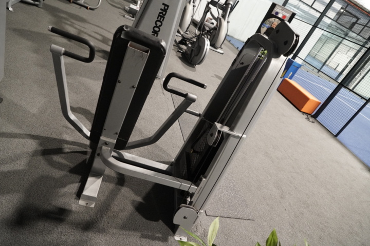 1403911-7 Chest press machine Precor Icarian Line