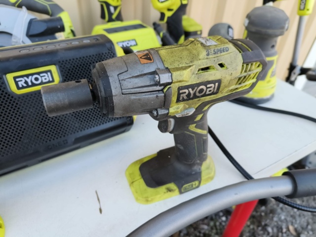 1331931-28 Stort Ryobi paket