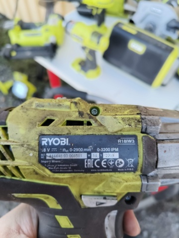 1331931-29 Stort Ryobi paket