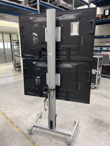 1395711-2 Monitors 2 pcs on stand - NEC MultiSync X552S