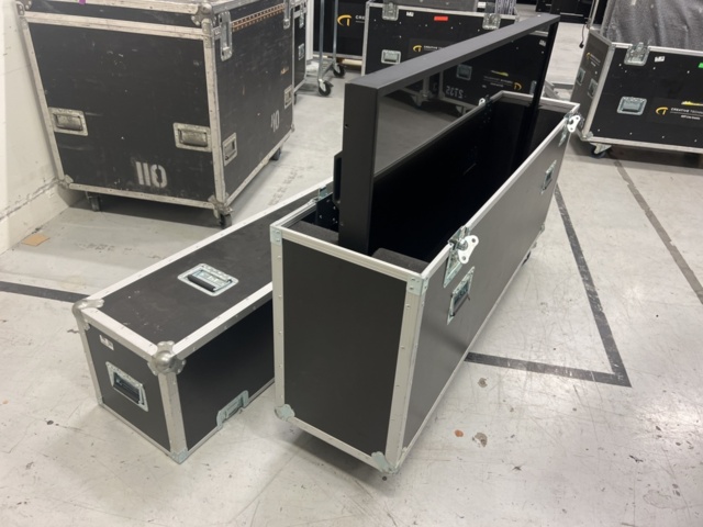 1395714-1 Skärm - Dynascan