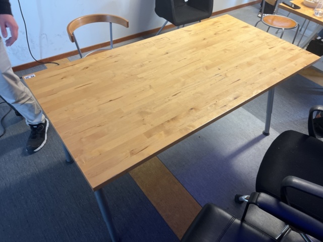 1395724-1 Bord 3 st och stolar