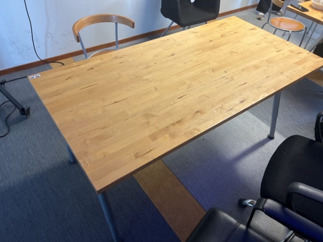 1395724-2 Bord 3 st och stolar