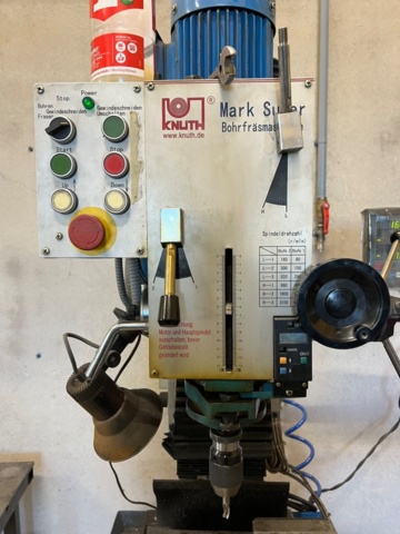 1427326-3 Borr och fräsmaskin