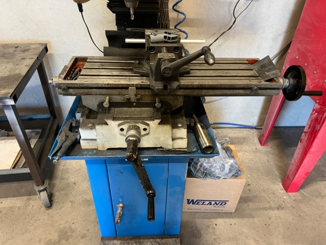 1427326-4 Borr och fräsmaskin