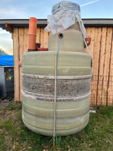 1428018-1 Oljeavskiljare stående från Härdplast AB