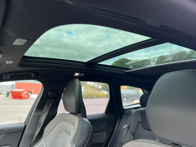 1422210-13 Volvo XC60 T8 AWD Recharge Geartronic, 392hk, 2021