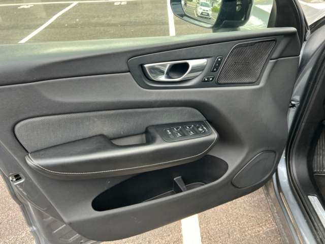 1422210-18 Volvo XC60 T8 AWD Recharge Geartronic, 392hk, 2021