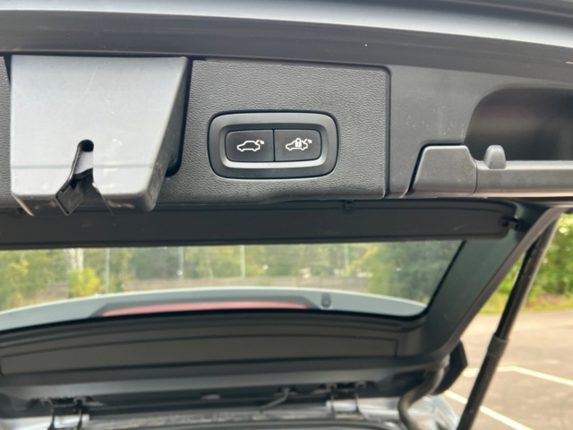 1422210-21 Volvo XC60 T8 AWD Recharge Geartronic, 392hk, 2021