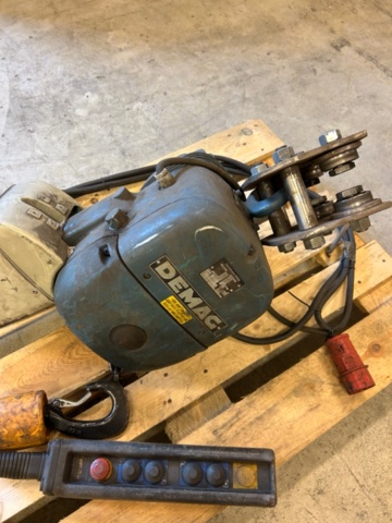 1367698-4 Hoists 1000 kg - Demag PK10N-F