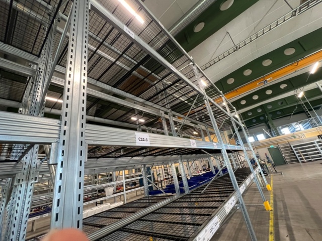 1427114-5 Pallställ Weland 4 sektioner