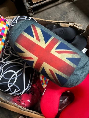 1358765-2 Nackkuddar och kepsar