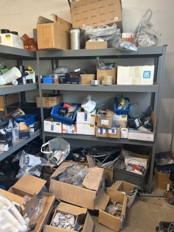 1423215-3 Parti med diverse VVS utrustning