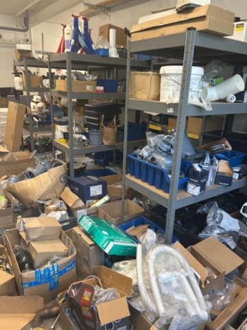 1423215-5 Parti med diverse VVS utrustning