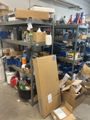 1423215-10 Parti med diverse VVS utrustning