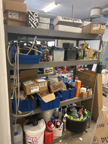 1423215-11 Parti med diverse VVS utrustning