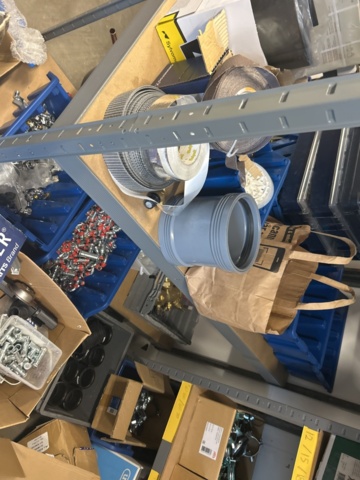 1423215-38 Parti med diverse VVS utrustning