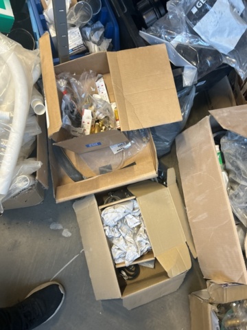 1423215-48 Parti med diverse VVS utrustning