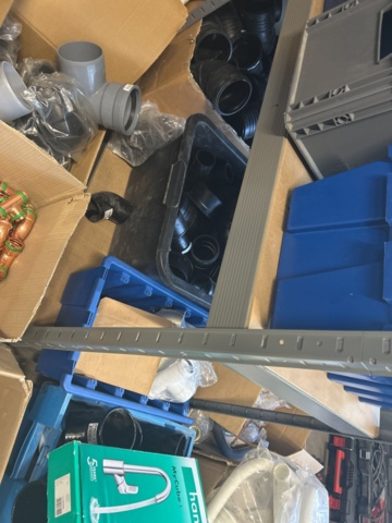 1423215-50 Parti med diverse VVS utrustning