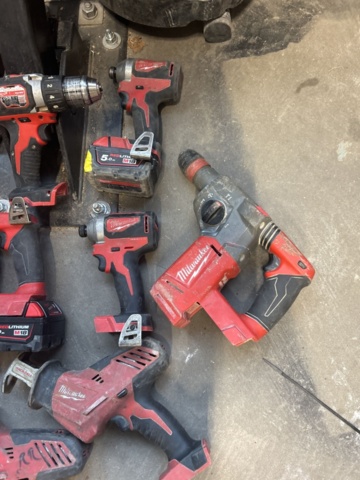 1423227-10 Tool Kit - Milwaukee