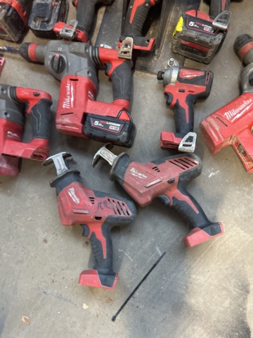 1423227-11 Tool Kit - Milwaukee